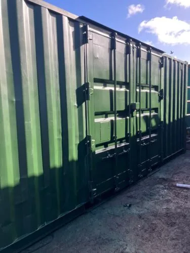 Contenedor Marítimo con Puerta Lateral 20x8x8’6″ – Repintado con Sistema de Bloqueo
